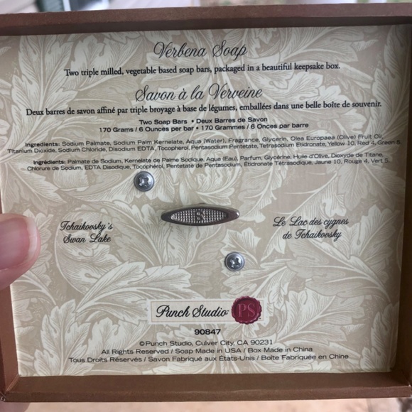 Verbena Soap with Keepsake Musical Box - Picture 6 of 6